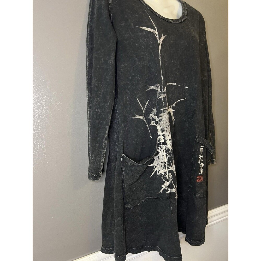 Jess & Jane Tunic Top Womens Large Black Bamboo Graphic Pockets Long Sleeve USA - Picture 4 of 12
